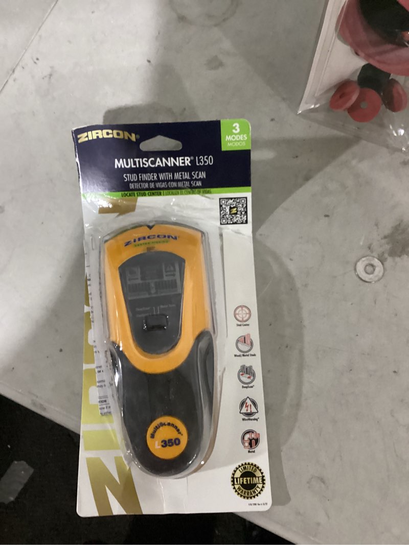 Condition photo showing Good Condition for zircon 1.5-in scan depth metal and wood stud finder