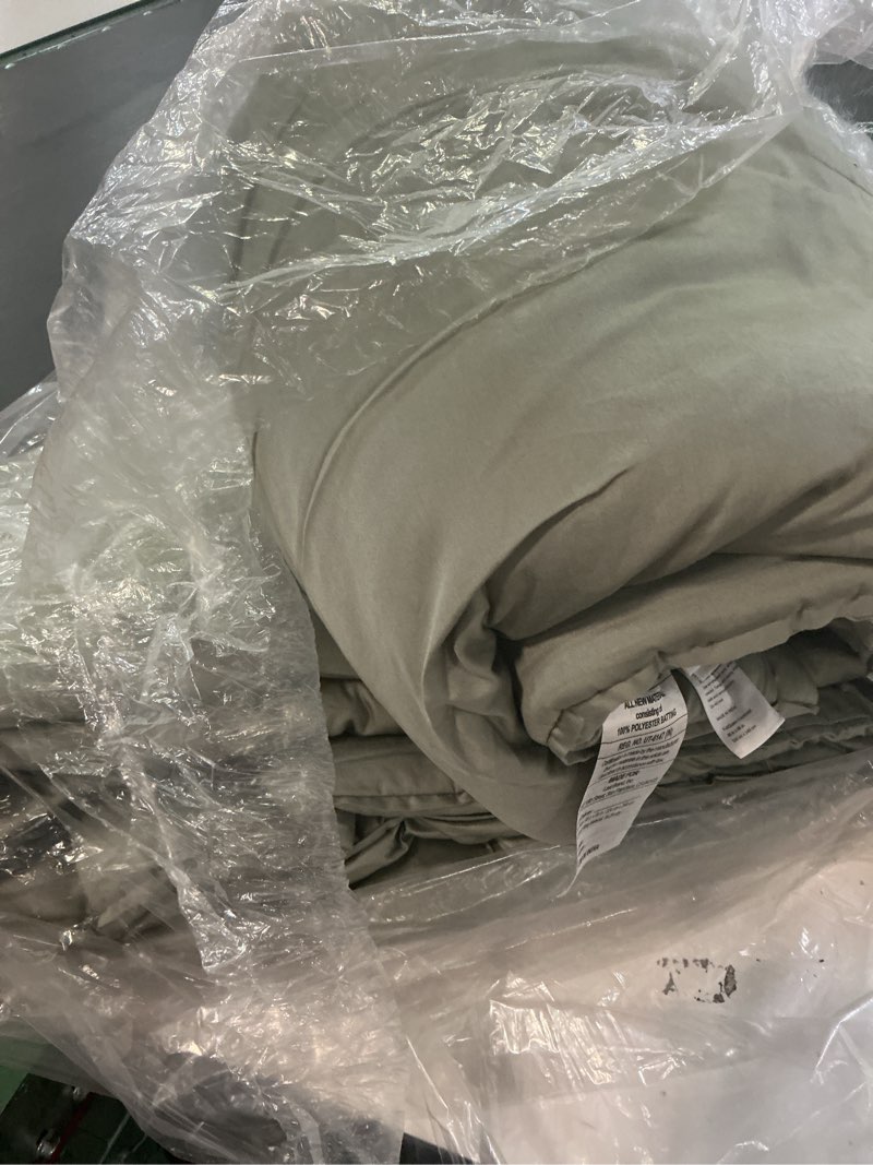 Condition photo showing Good Condition for organic cotton sateen comforter dried sage full/queen  king