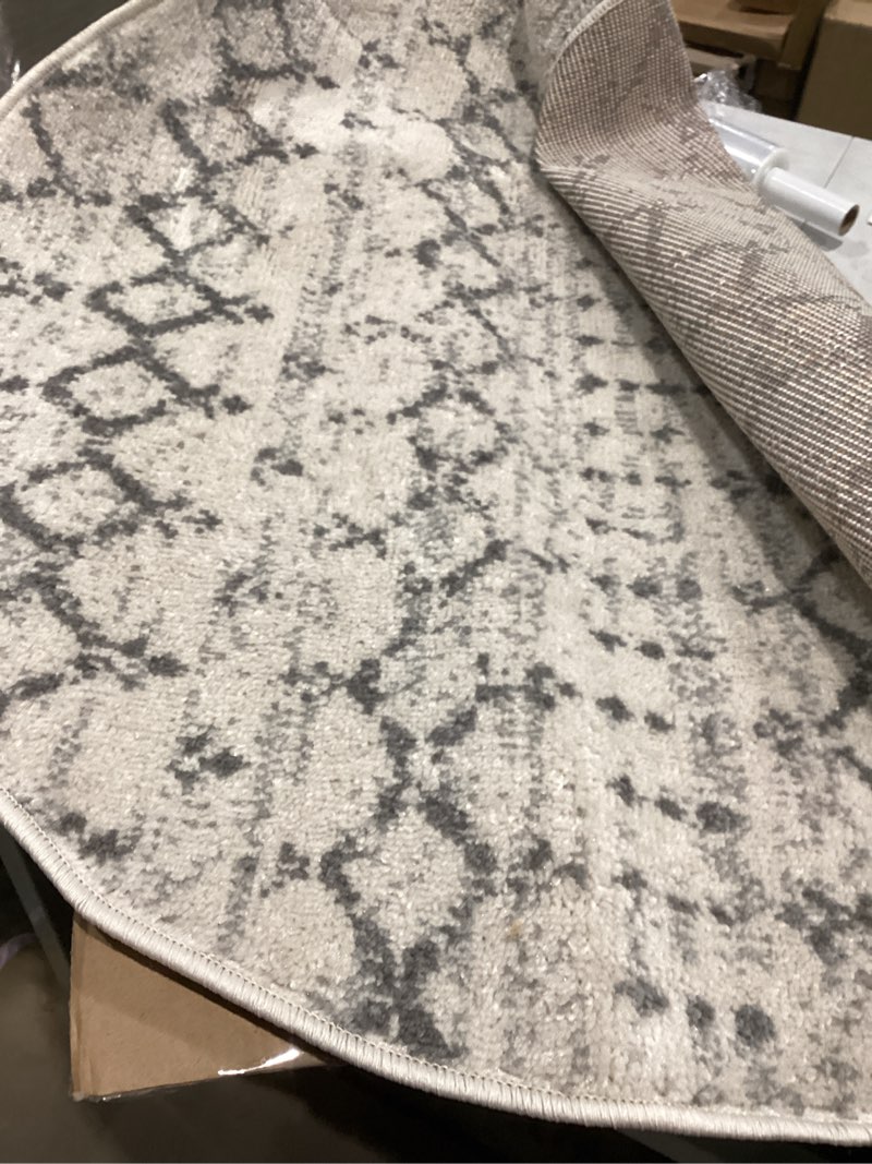 Condition photo showing Good Condition for jonathan y boho vintage diamond cream/gray round area rug 3 ft, moroccan hype for living room, bedroom, kitchen, office, easy-cleaning, high traffic, pet-friendly, non-shedding (moh101b-3r) cream/gray 3' (round)