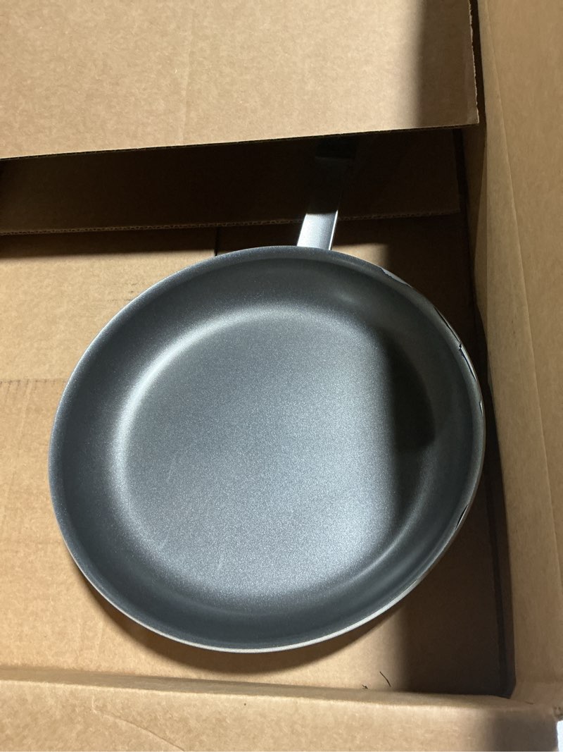 Condition photo showing Good Condition for Tramontina Professional Fusion 12-Inch Non Stick Large Frying Pan, Heavy-Gauge Aluminum Skillet with Reinforced Nonstick Coating, Dishwasher and Oven Safe Fry Pan 12-Inch