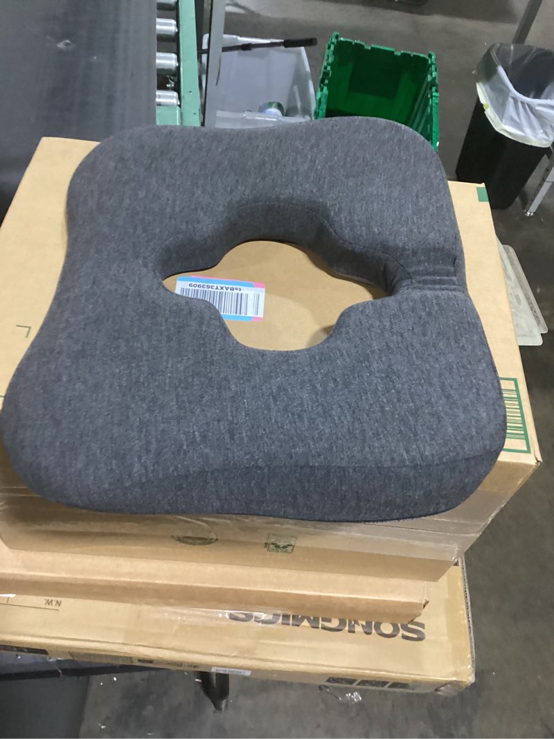 Condition photo showing Good Condition for bed sore cushions for butt, bedsore pressure relief pillow for sleeping and sitting, donut pillow cushion for bed sores on buttocks, o shaped opening tailbone pillow, butt pillows for sitting tailbone