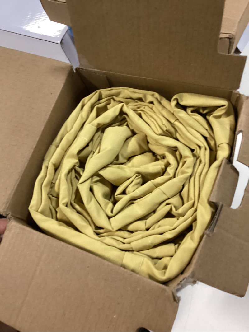 Condition photo showing Good Condition for oli anderson mist yellow duvet cover king size - pleated king duvet cover, 3pcs soft and breathable textured bedding set with zipper closure(mist yellow,104"x90") 07 - mist yellow king(104"×90")