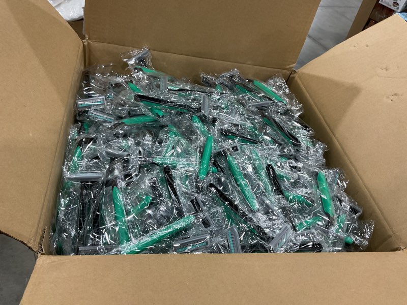 Condition photo showing New/Like New for disposable twin blade razors in bulk, individually wrapped - clear safety cap, for homeless, hotel, airbnb, travel (pack of 400,green) green 1 count (pack of 400)