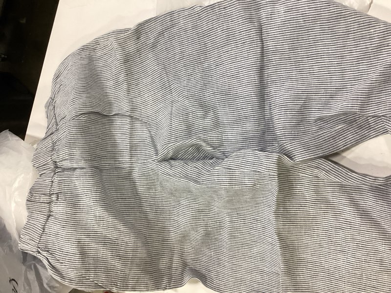 Condition photo showing Good Condition for Untitled Item