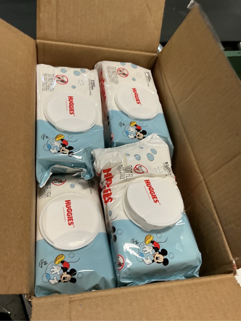 Condition photo showing Good Condition for Huggies Simply Clean Unscented Baby Diaper Wipes, 11 Flip-Top Packs (704 Wipes Total), Packaging May Vary 64 Count (Pack of 11)