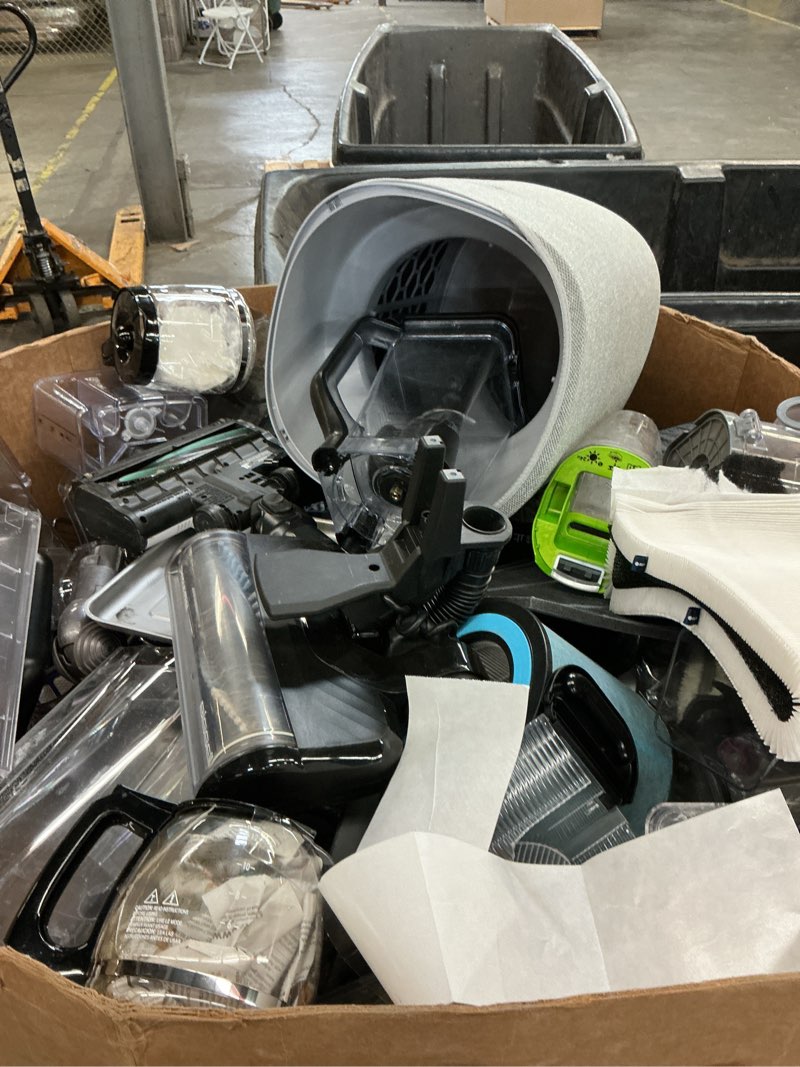 Lot of assorted vacuum parts 