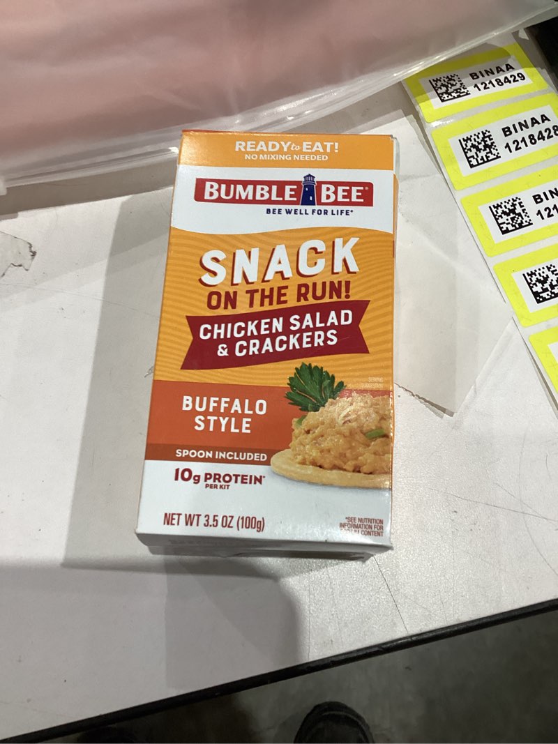Condition photo showing New/Like New for Bumble Bee Snack On The Run Buffalo Chicken Salad with Crackers Kit, 3.5 oz - Ready to Eat, Spoon Included - Shelf Stable & Convenient Protein Snack (Pack of 4) Buffalo Chicken Salad 3.5 Ounce (Pack of 4)