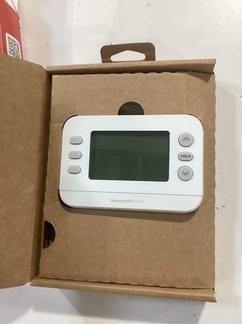 Condition photo showing Good Condition for x2p programmable thermostat, single-stage, 1-heat/1-cool, 5-2 day schedule