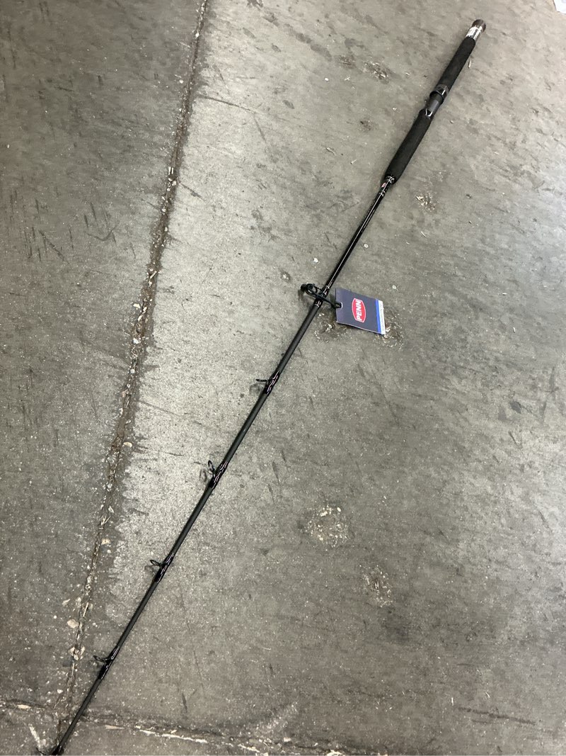 Condition photo showing Good Condition for penn squadron iv boat conventional casting rod squadron iv 6'6" - heavy - 1pc