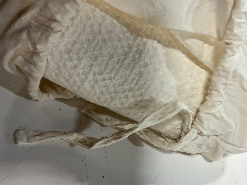 Condition photo showing Good Condition for luxe honey comb duvet cover queen 