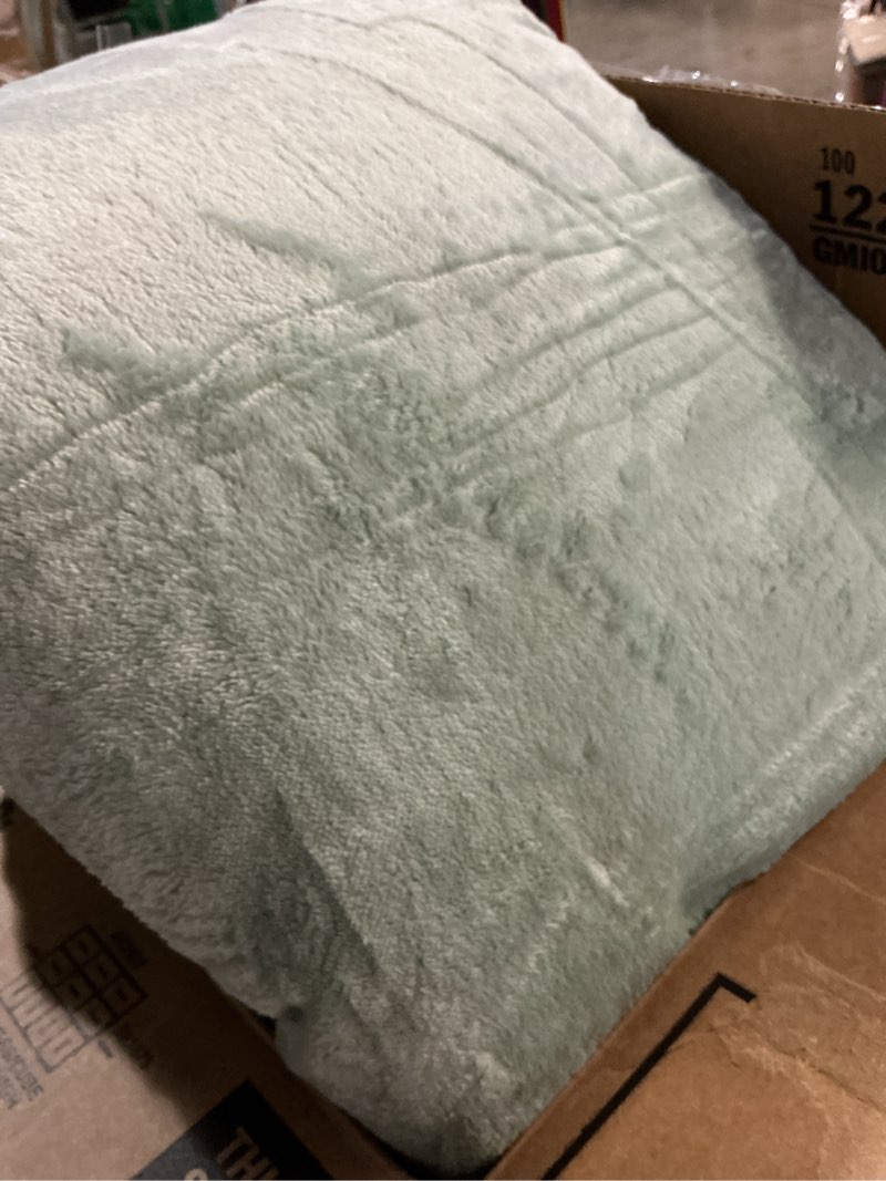 Condition photo showing As Is for Geniospin Fleece Queen Comforter Set, Soft Fuzzy Queen Bedding Sets, 3-Pieces Green Comforter Set for All Season, Warm Fluffy Comforter with 2 Pillow Cases 1-sage Green Queen (90"x90")