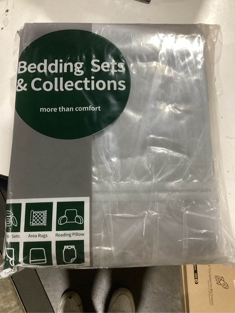 Condition photo showing New/Like New for Mattress Protector Full Size,Premium 100% Noiseless and Breathable Mattress Pad,5''-13.7'' Deep Pocket Bed Cover for Home, Hotel & Bedroom(Light Grey, Full(54"x75") Light Grey Full