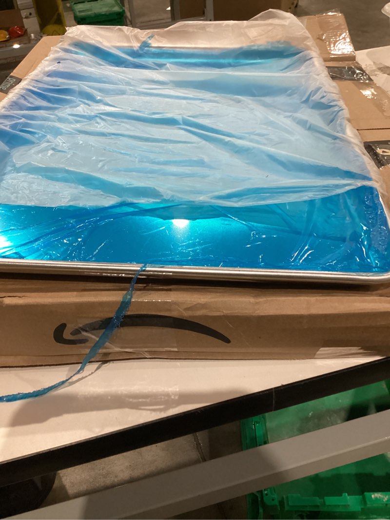 Condition photo showing New/Like New for Similar to Made In Cookware - Sheet Pan - Commercial Grade Aluminum - Professional Bakeware Half Pan - Standard