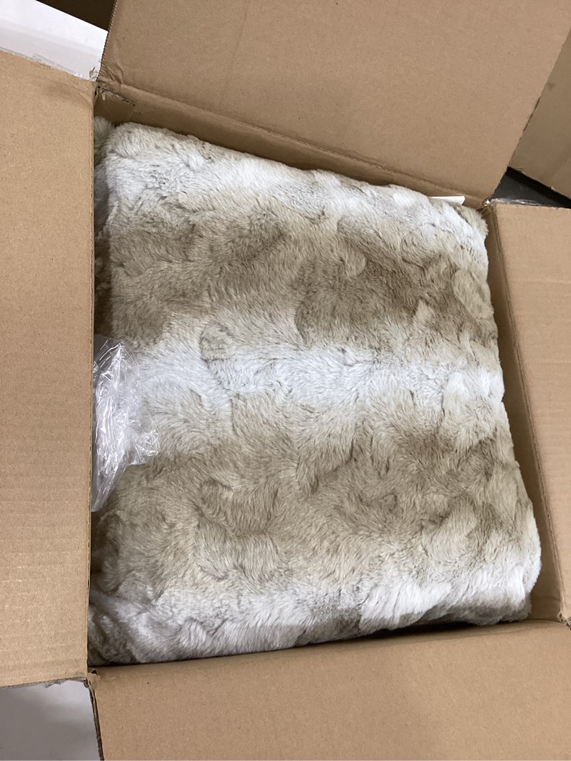 Condition photo showing Good Condition for Madison Park Zuri Faux Fur Ombre Stripe Ultra Soft Luxury Decorative Throw Pillows For Couch Bed With Insert, 20x20, Sand Sand 1 Count (Pack of 1) 20x20 Inch