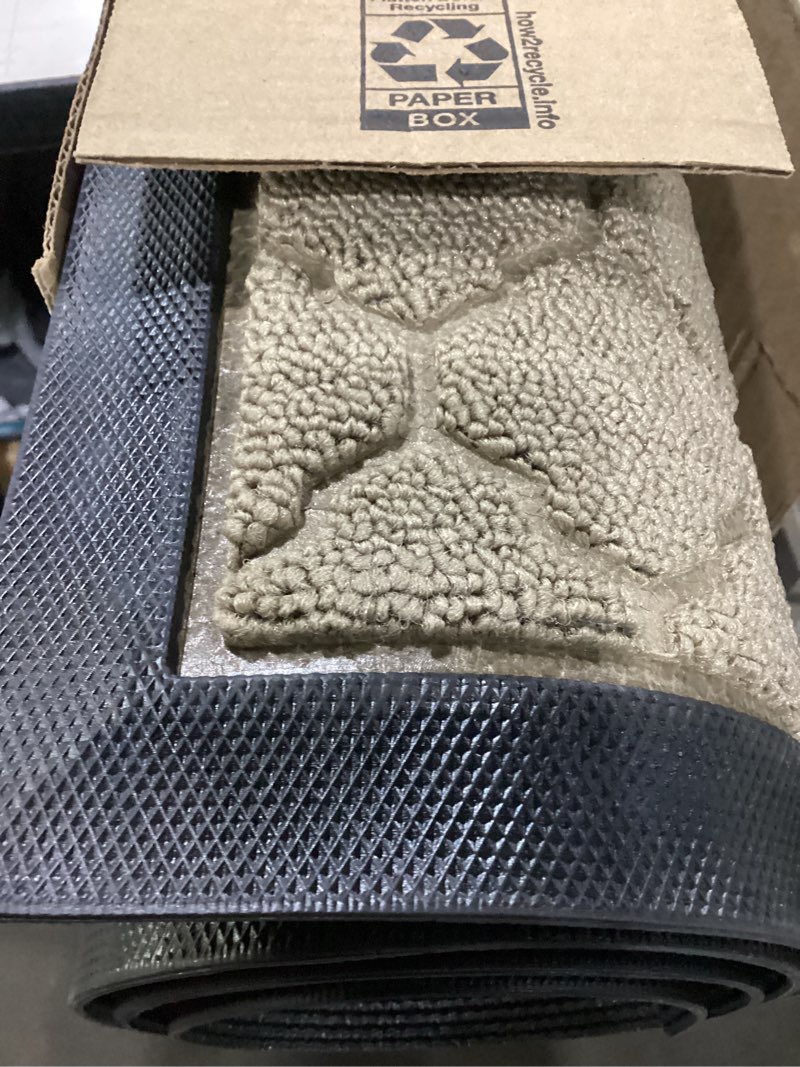 Condition photo showing Good Condition for gorilla grip 100% waterproof all-season weathermax doormat, 47x35, durable natural rubber, stain and fade resistant, low profile, indoor outdoor doormats, easy clean patio entry mat, latte quatrefoil