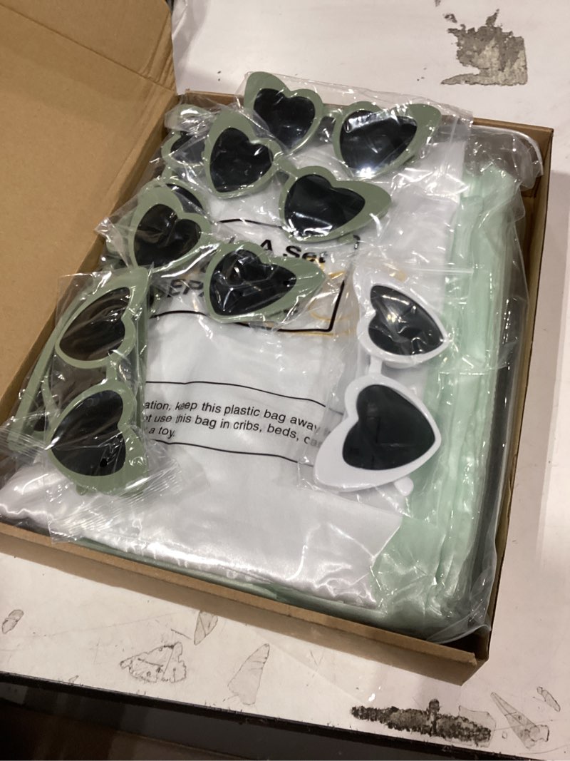 Condition photo showing New/Like New for similiar product4/6/8/10/12 pack bachelorette sunglasses heart sunglasses vintage heart shaped glasses for women bridal party wedding white+green 8