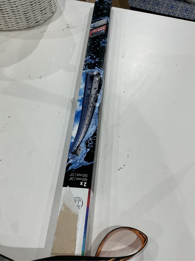 Condition photo showing Good Condition for bosch 3397014832 aerotwin oe replacement wiper blade set of 2 combo pack - (26" & 22") combo pack (26" & 22") mercedes top lock