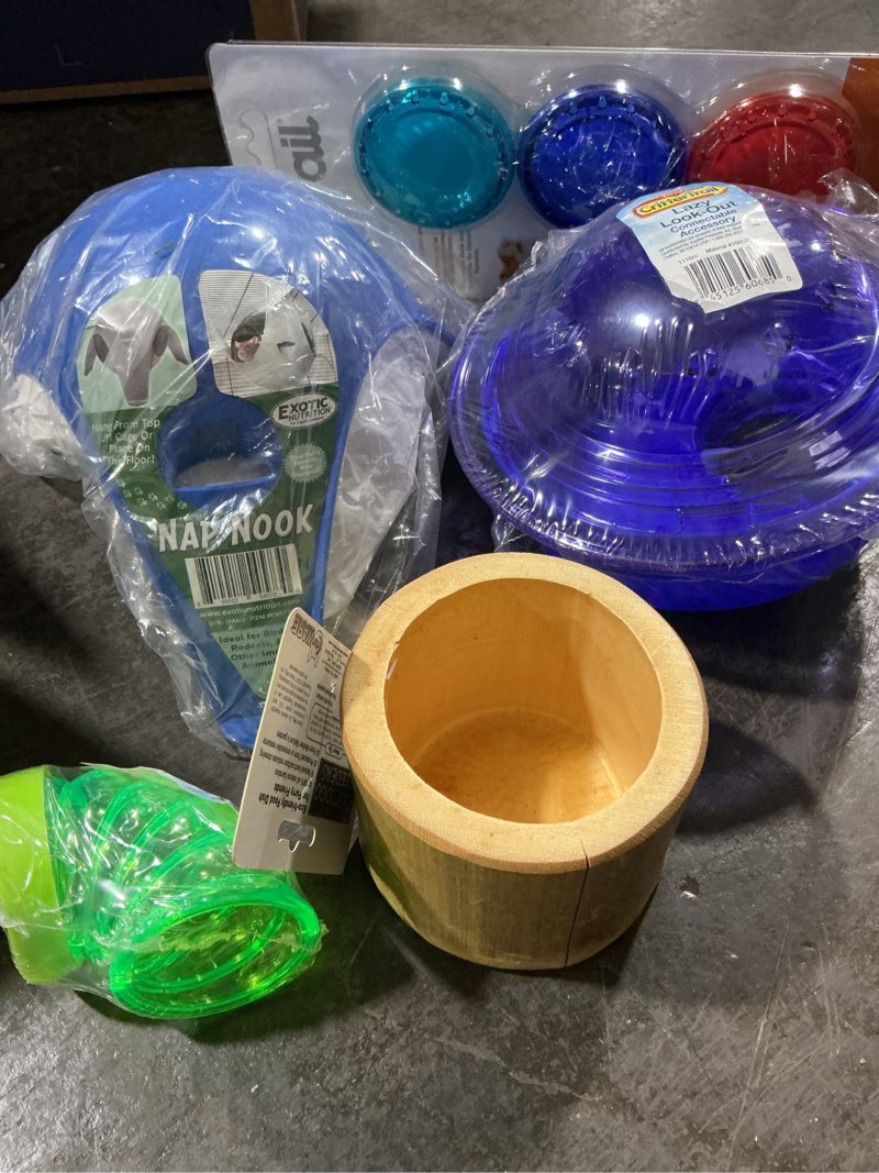 Condition photo showing Good Condition for Assorted Small Animal Pet Supplies