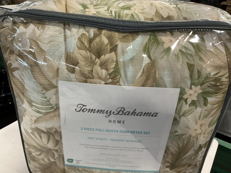 Condition photo showing Good Condition for Tommy Bahama - Queen Comforter Set, Naturally Soft Cotton Weave Bedding w/Matching Pillowcases, Medium Weight, 3 Piece Bed Sets (Palm Paradise Green)