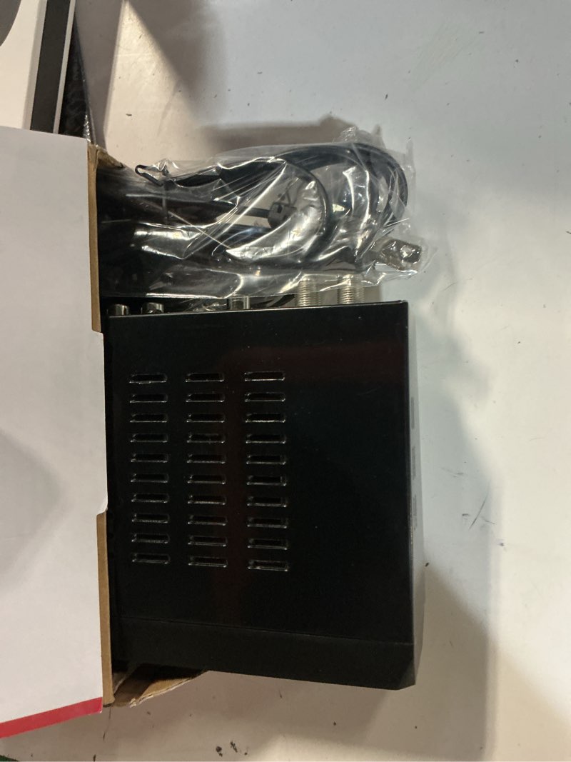 Condition photo showing Good Condition for gpx tv tuner and remote