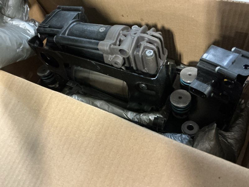 Condition photo showing Good Condition for air suspension compressor pump 37206789165 replacement for bmw 5' f07 f11 7' f01 f02 f04 air pump 37206789450 37206784137 lamerto