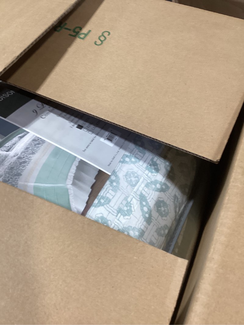 Condition photo showing New/Like New for Madison Park Dawn 100% Cotton Shabby Chic Comforter Set-Modern Cottage Design All Season Down Alternative Bedding, Matching Shams, Bedskirt, Decorative Pillows, Queen(90"x90"), Aqua 9 Piece , Aqua Queen