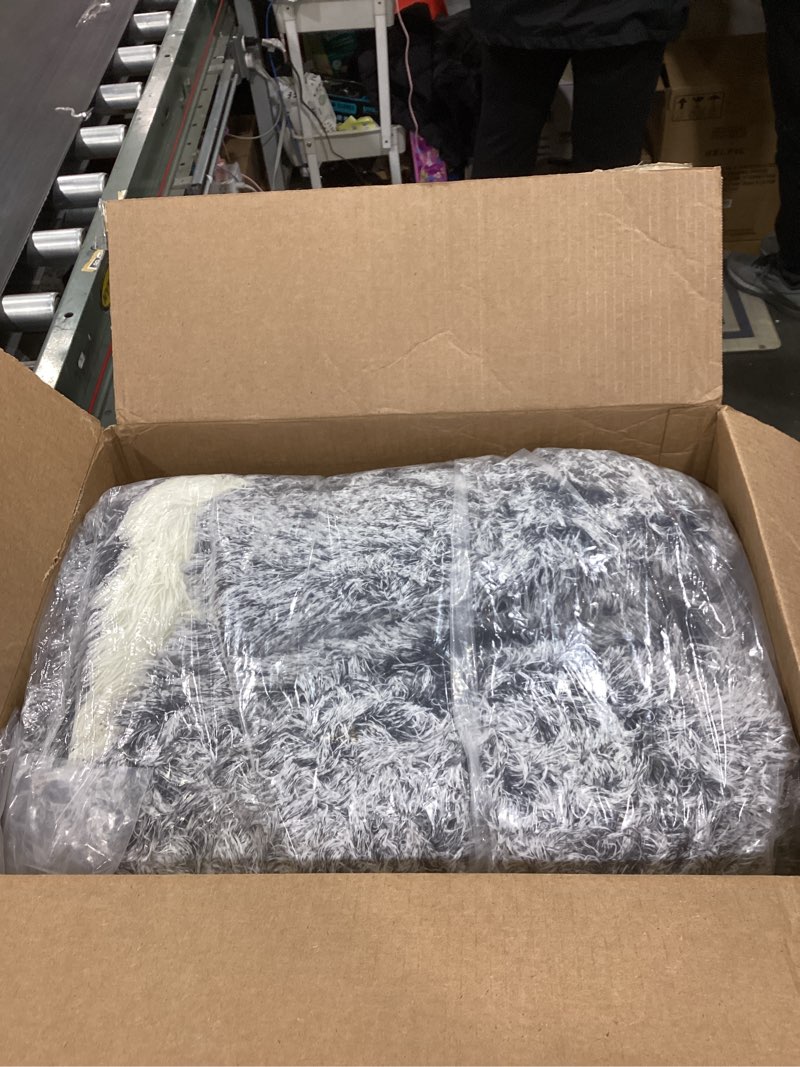 Condition photo showing Good Condition for Dog Beds for Small Dogs, Cat Bed Cave, Washable Cute Cat Bed, Cozy Nook Pet Bed for Dogs or Cats, Anti-Slip Puppy Bed Fits up to 22 lbs Pets(Grey, 24" x 24") 24.0"L x 24.0"W x 14.0"Th grey