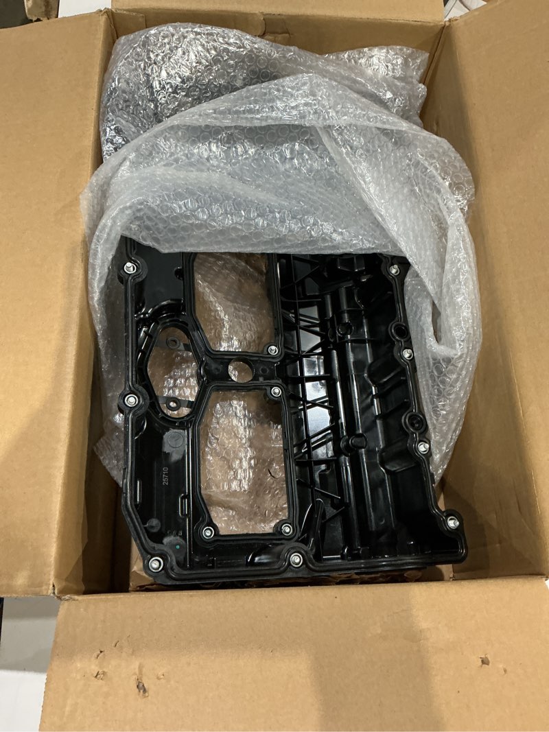 Condition photo showing As Is for engine valve cover compatible with bmw 228i 320i 328i gt xdrive x1 x3 x4 x5 z4 2.0l l4 2012-2018 replace 11127625477 11127588412