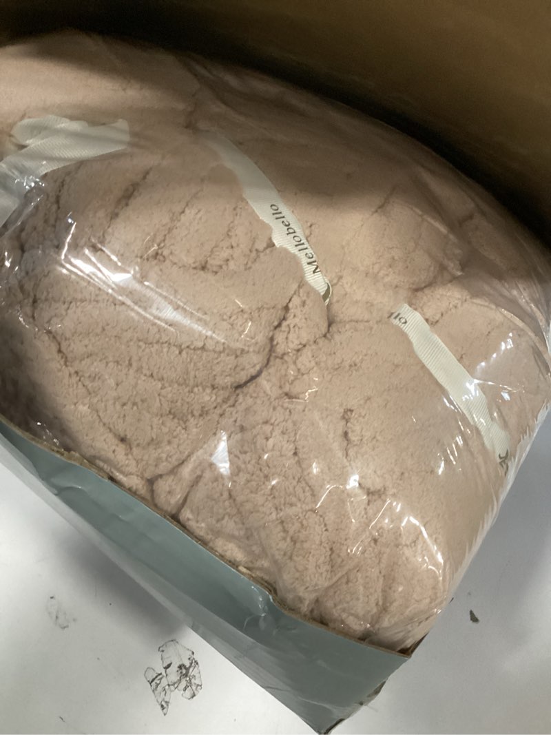 Condition photo showing Good Condition for Mellobello Jumbo Chunky Yarn for Hand Knitting - Super Thick Chenille Chunky Yarn for Crocheting - Extra Soft Bulky Fluffy Blanket Big Yarn 8 Jumbo Pack (27yds,8 oz Each Skein) Light Brown 8 Pack Light Brown