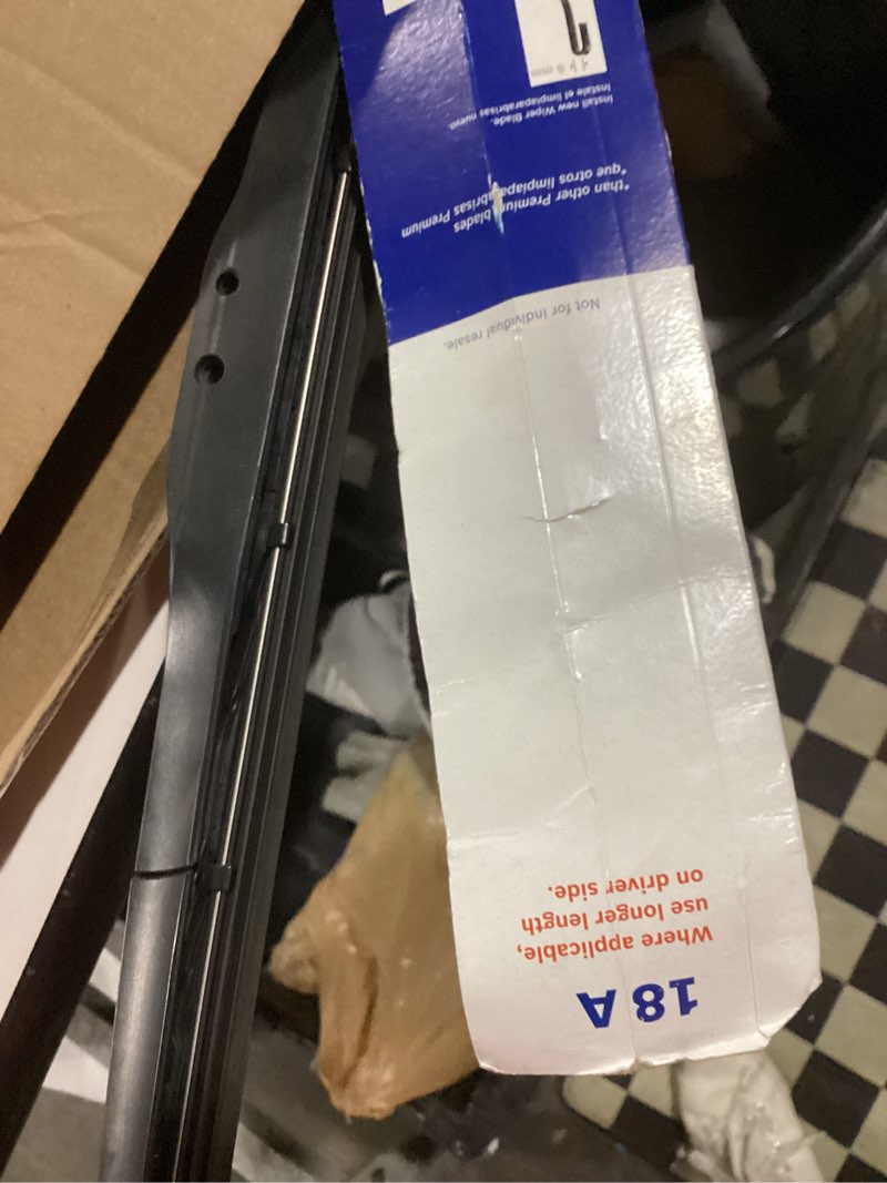 Condition photo showing Good Condition for BOSCH 26A18A ICON Beam Wiper Blades - Driver and Passenger Side - Set of 2 Blades (26A & 18A) Front (26A & 18A) ICON Combo Pack (Front)