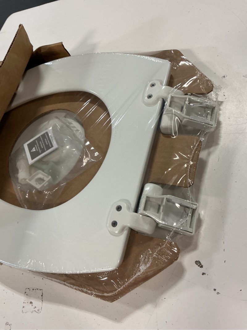 Condition photo showing Good Condition for Mayfair 1847SLOW 000 Kendall Slow-Close  Removable Enameled Wood Toilet Seat that will Never Loosen  1 Pack ELONGATED - Premium Hinge  White