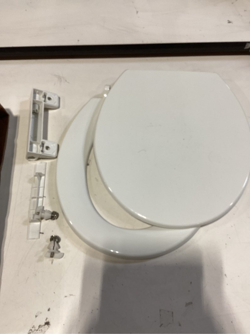 Condition photo showing Good Condition for kohler 20111-0 brevia, slow close toilet seat, round toilet seat, grip-tight bumpers quick-attach hardware, white