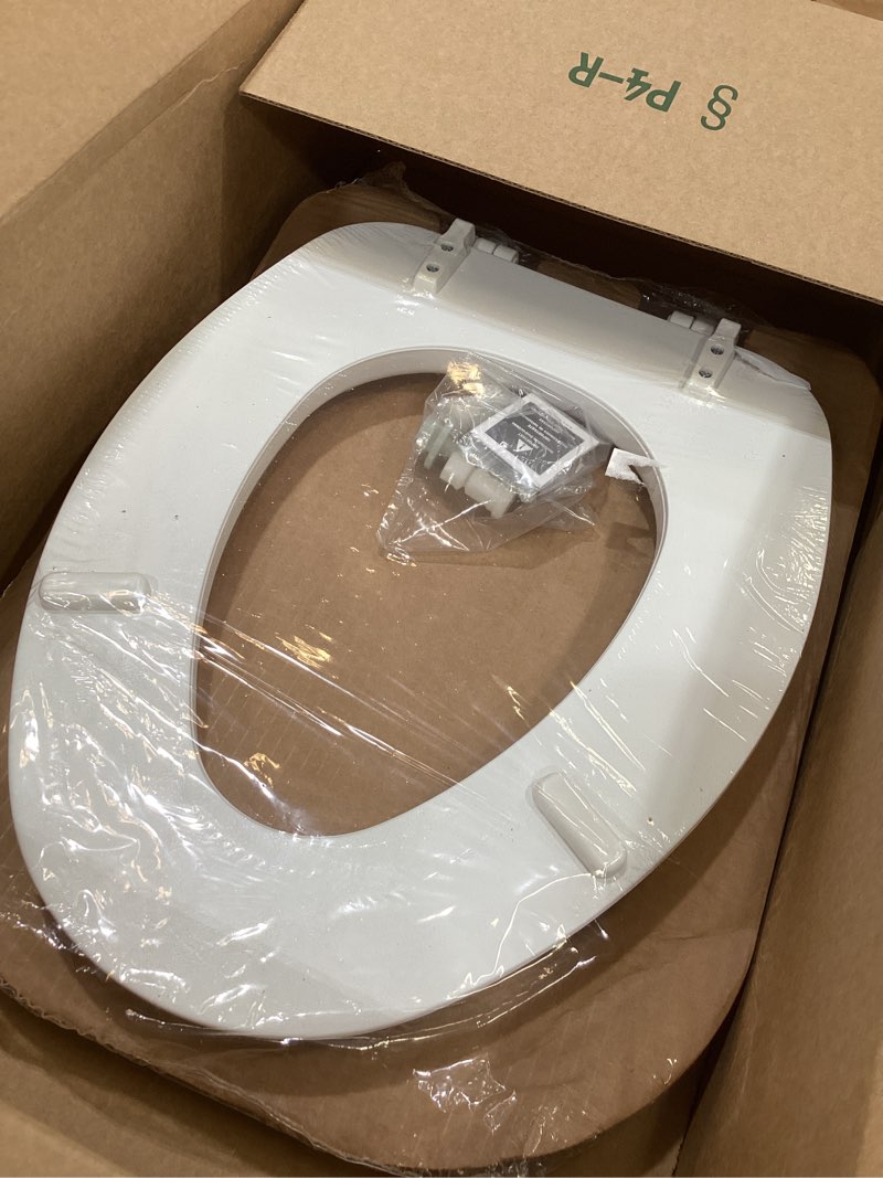 Condition photo showing Good Condition for american standard 5503a00b.020 transitional slow-close elongated front toilet seat, white