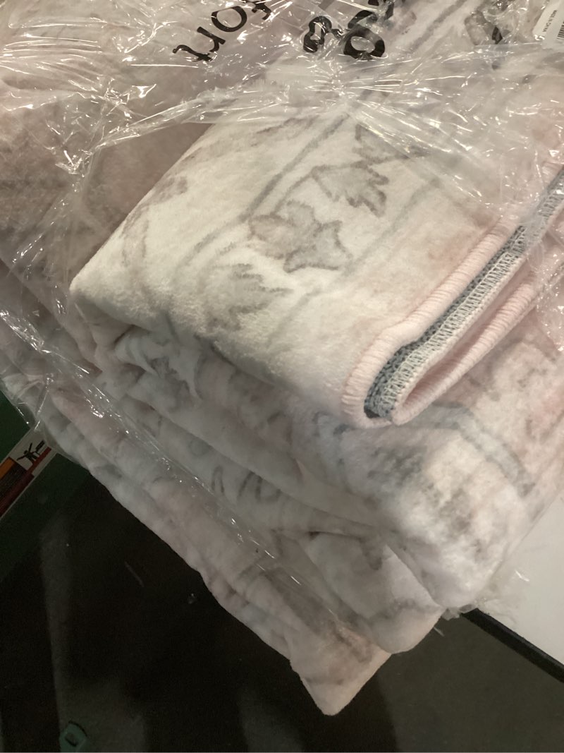 Condition photo showing As Is for livebox pink 6x9 area rug for bedroom girls, boho washable rugs for living room nursery, non-slip indoor soft carpet low-pile farmhouse carpets for dining room kids playroom, pink 6'x9' pink