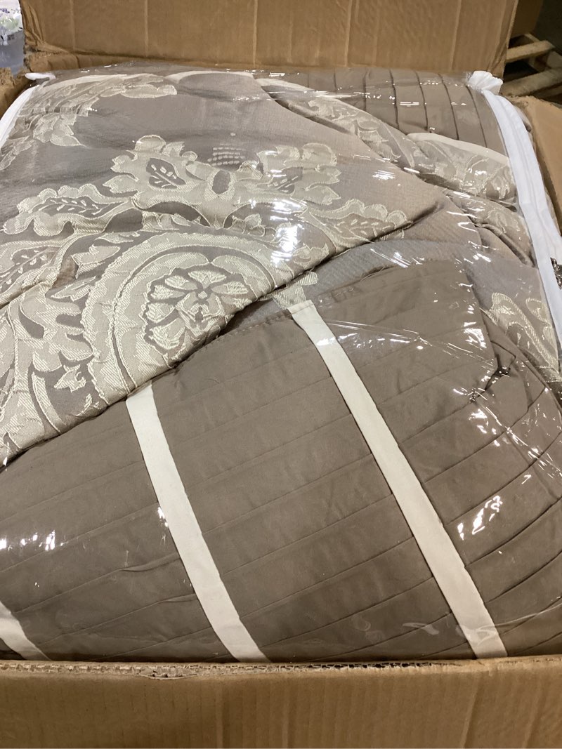 Condition photo showing Good Condition for lanco modern lifestyle beige queen comforter set 7 pieces, jacquard woven with damask, bedding set in a bag includes comforter, bed skirt, pillow shams, and decorative pillows