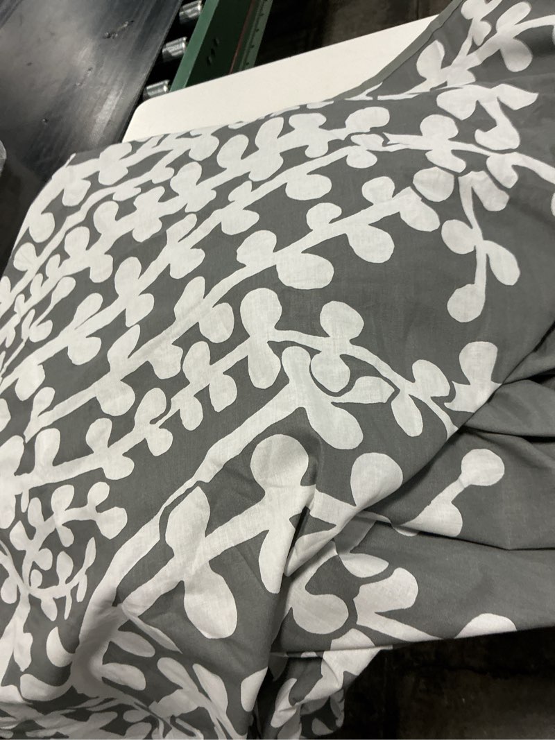 Condition photo showing As Is for (incomplete)  city scene branches cotton grey 3 piece duvet cover set-full/queen