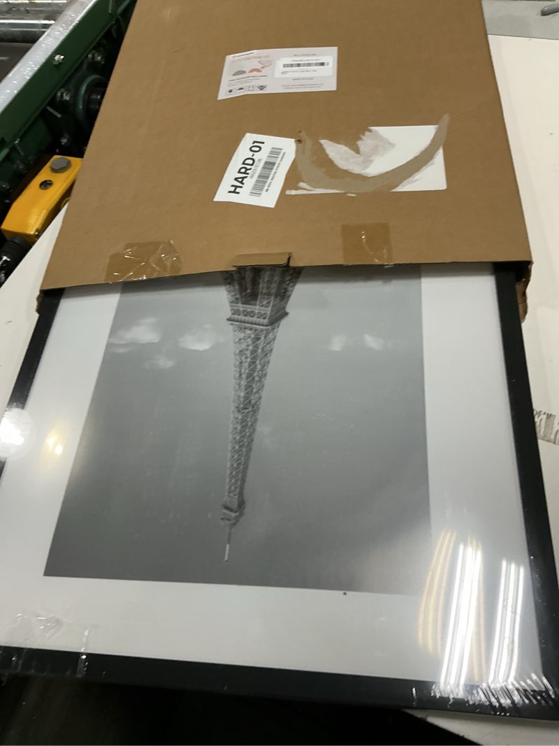 Condition photo showing Good Condition for upsimples 17x22 picture frame, display pictures 12x18 with mat or 17 x 22 without, wall hanging poster frames, black, 1 pack black 17x22