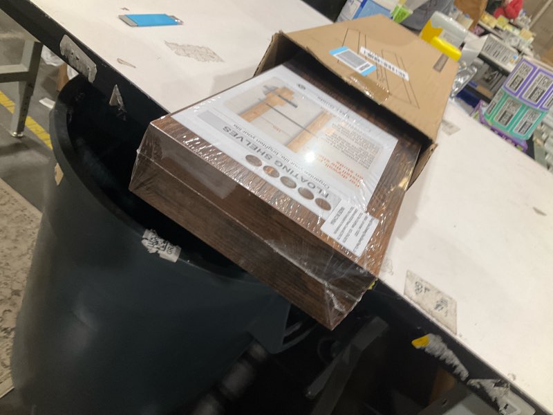 Condition photo showing Good Condition for Shelves