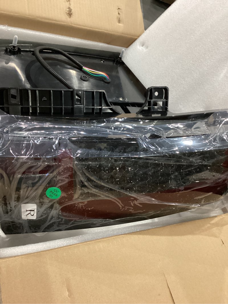 Condition photo showing Good Condition for Tresound LED Tail Light for GMC Yukon and Yukon XL 2015-2020, Rear Taillight Assembly, 3380460, 22783100, 23242567, 84408860?84536242, GM2801268