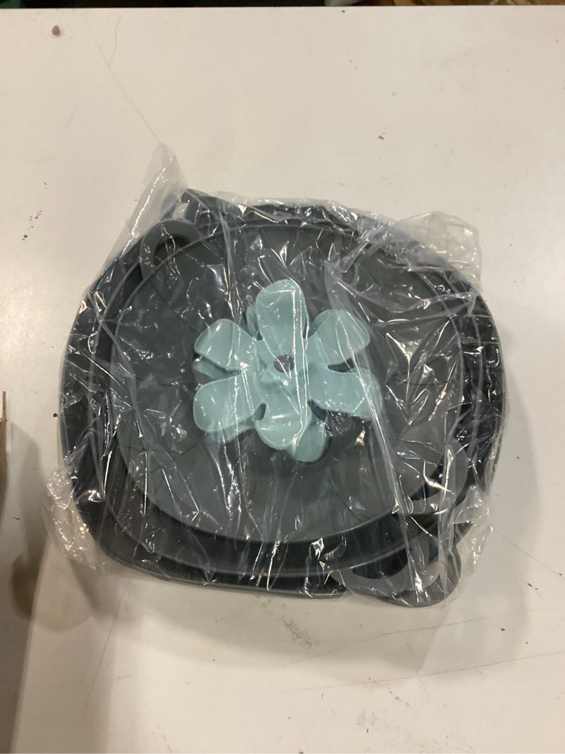 Condition photo showing New/Like New for 3pcs silicone lid set, microwave splatter cover, reusable heat resistant lids, boil safeguard, spill stopper, multi-function kitchen covers, fridge dishwasher safe 3 pcs grey