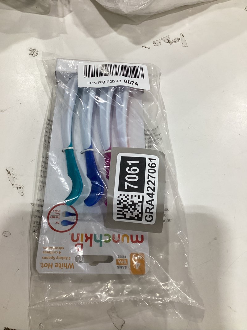 Condition photo showing New/Like New for munchkin® white hot® safety baby spoons, bpa free, 4 pack, polypropylene