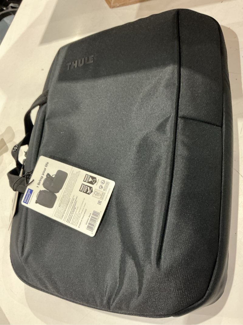 Condition photo showing Good Condition for thule subterra macbook sleeve 13", black