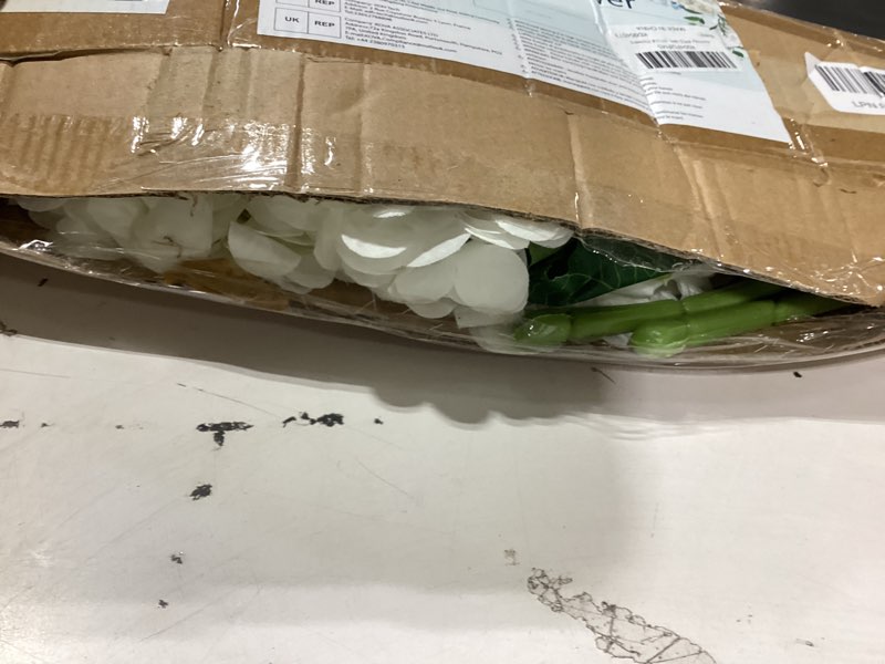 Condition photo showing Good Condition for auihiay 4pcs hydrangea artificial flowers for outdoors and indoor, 21" white flowers, faux silk hydrangeas with long stem & leaves for garden, porch, home decor, living room arrangements white 4
