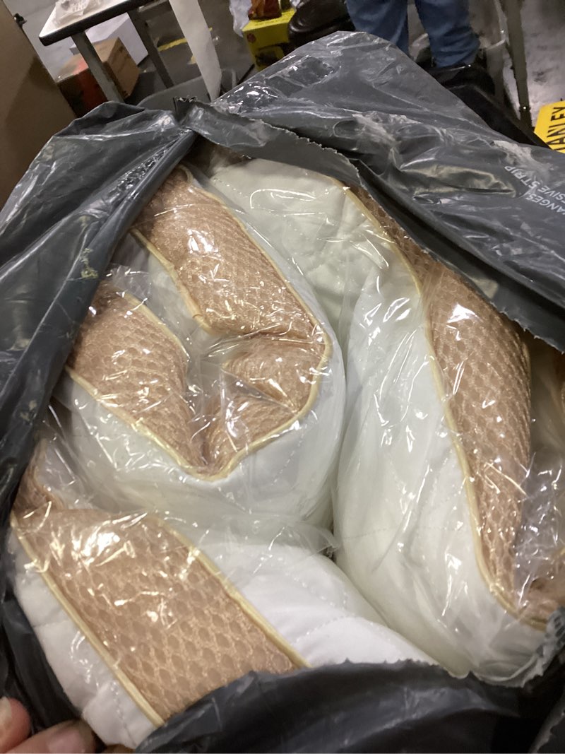 Condition photo showing Good Condition for mislili Pillows Queen Size Set of 2, Luxury Hotel Quality Queen Pillows for Sleeping 2 Pack, Cooling Soft Down Alternative Gusseted Bed Pillow, Comfortable and Supportive, Machine Washable Gold Gusseted Pillow Queen(Pack of 2)