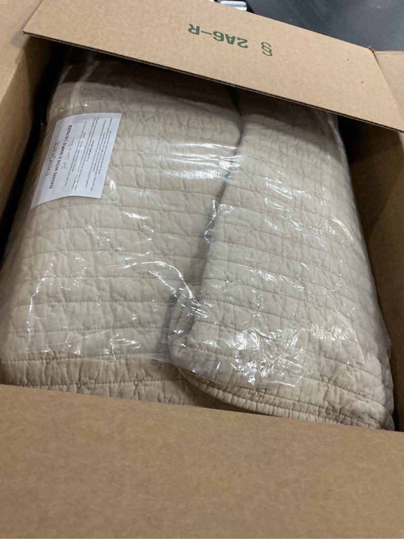 Condition photo showing Good Condition for evergracehome cross stitch pre-washed cotton quilt bedding set king size, oversized 3 pieces lightweight bedspread coverlet for all season, with 2 matching shams, flax beige,118"x106" oversized cal king (118" x 106") flax beige