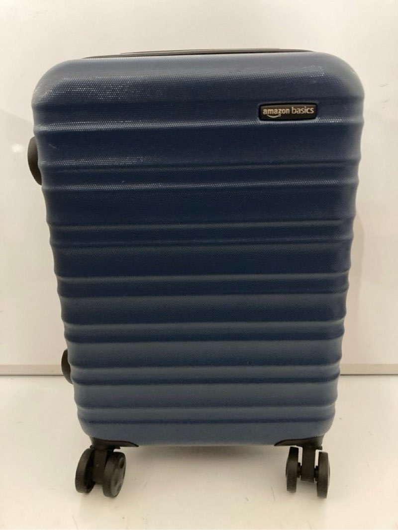 Nottingham SR7 – Delivery Only - AB HARDSHELL SPINNER SUITCASE 