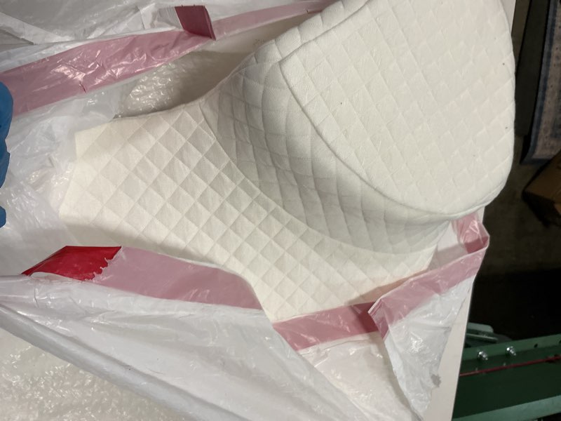 Condition photo showing Good Condition for SAHEYER Side Sleeper Pillow with Arm Hole, Memory Foam Shoulder Multi-Angle Armholes Pillow for Many Sleeping Positions, Ergonomic Support for Neck (Grey)