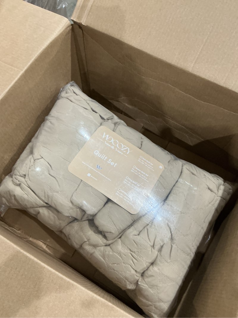 Condition photo showing Good Condition for wdcozy oversized california cal king size quilt bedding sets with pillow shams, beige tan cream lightweight soft bedspread coverlet bed cover, all season spring summer, 3 pieces, 116x106 inches beige california king