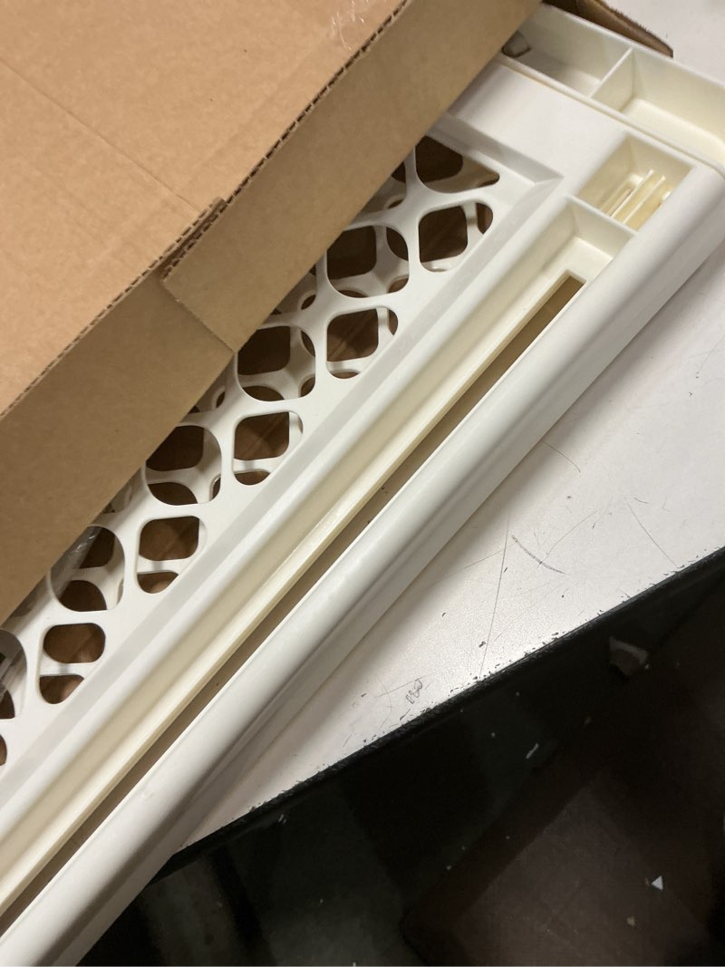 Condition photo showing Good Condition for Toddleroo by North States 42” Wide Supergate Ergo Baby Gate, Made in USA: for doorways or stairways. Includes Wall Cups. Pressure or Hardware Mount. 26” - 42” Wide (26" Tall, Ivory) (B0065ADP4C)