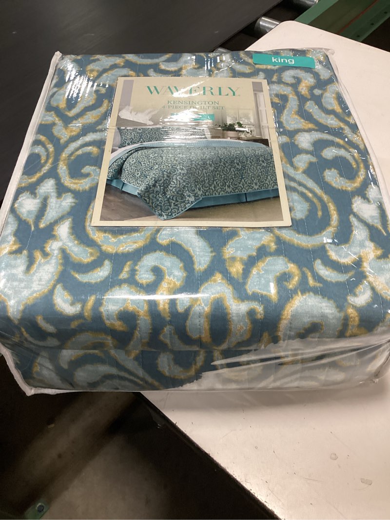 Condition photo showing Good Condition for Waverly Kensington 4-Piece Quilt Set – King - 100% Cotton Bedding in Aquamarine with Bed Skirt & Shams Quilt Set Aquamarine King